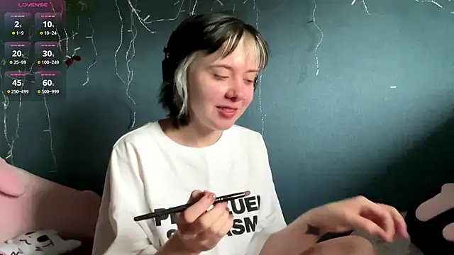 AueshaSimon online show from 04-26-26, 04:10