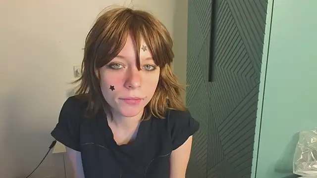 Snapshot of MollySally chatting on 06-24-26, 04:22 MollySally online show from 06-24-26, 04:22
