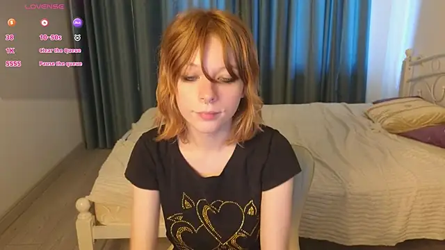 Snapshot of MollySally chatting on 07-25-26, 06:55 MollySally online show from 07-25-26, 06:55