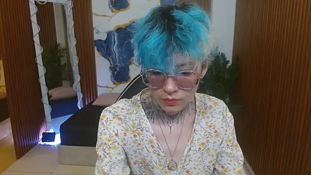 Lyra tay online show from 04-22-26, 07:04