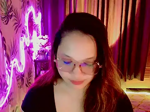 Snapshot of Sweet_coleen chatting on 04-01-26, 03:53 Sweet coleen online show from 04-01-26, 03:53