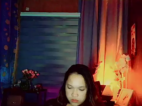 Snapshot of Sweet_coleen chatting on 04-11-26, 01:48 Sweet coleen online show from 04-11-26, 01:48