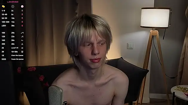 Snapshot of Mark_Shoyer2 chatting on 03-08-26, 02:04 Mark Shoyer2 online show from 03-08-26, 02:04