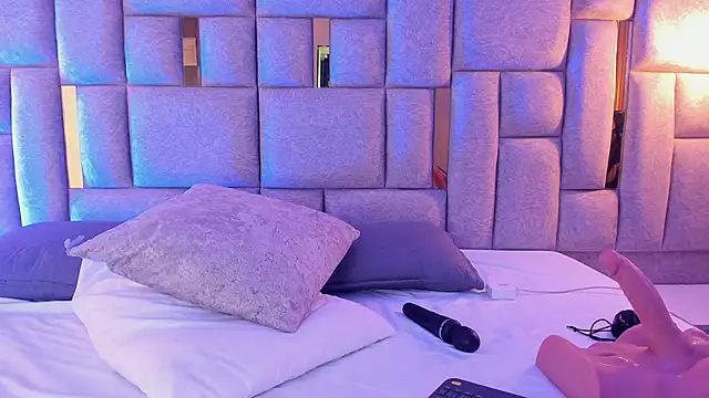 camilaa smith  online show from 04-21-26, 07:50