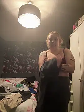 Snapshot of SassieBlondie chatting on 03-05-26, 12:28 SassieBlondie online show from 03-05-26, 12:28