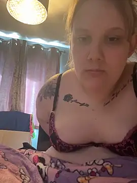 Snapshot of SassieBlondie chatting on 03-10-26, 12:21 SassieBlondie online show from 03-10-26, 12:21