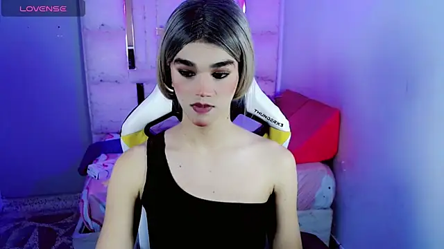 Sophiaa doll  online show from 03-16-26, 05:44