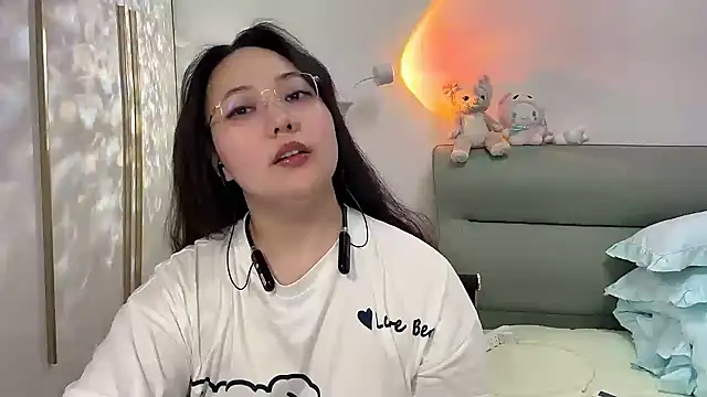 Snapshot of Susu-36E chatting on 06-19-26, 08:23 Susu-36E online show from 06-19-26, 08:23