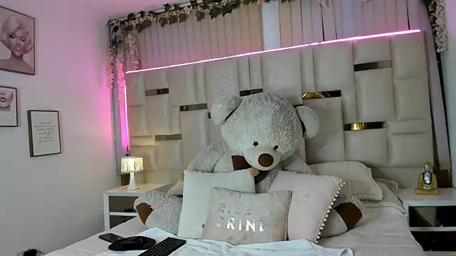 Hanna klover online show from 04-11-26, 04:06