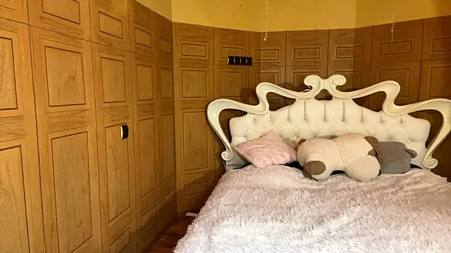 Anika Socutehe online show from 04-21-26, 01:42