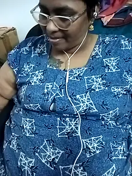 Snapshot of deepika-mallus chatting on 06-12-26, 03:49 deepika-mallus online show from 06-12-26, 03:49