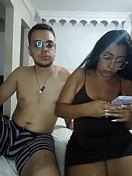 deliciuscam online show from 04-29-26, 03:43