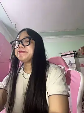 Leeeeiu online show from 06-10-26, 03:44