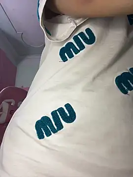Leeeeiu online show from 06-11-26, 03:21