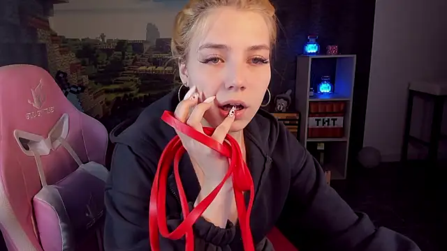 RosaFowler online show from 03-28-26, 09:42