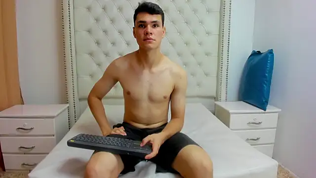 ZANE EVANS online show from 07-27-26, 12:45