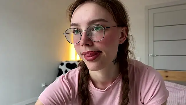 Lolatatee online show from 03-26-26, 04:07