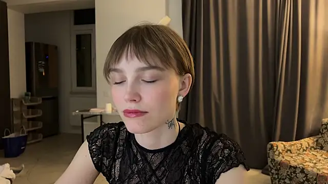 Lolatatee online show from 05-31-26, 06:42
