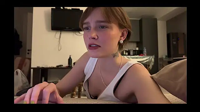 Lolatatee online show from 06-25-26, 07:40