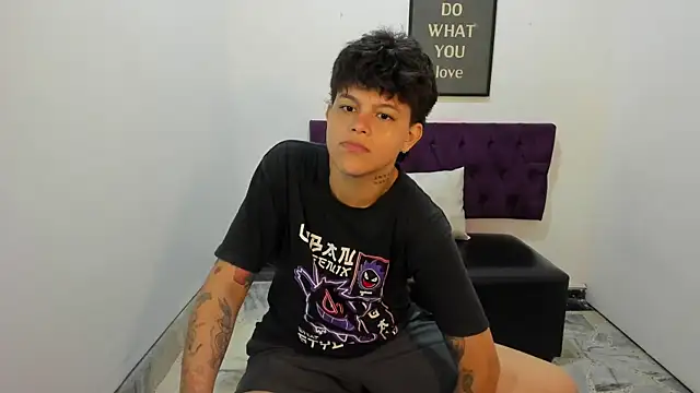 Snapshot of TomBoy_Natali chatting on 06-17-26, 11:12 TomBoy Natali online show from 06-17-26, 11:12