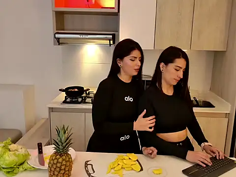 BrianaAndNina online show from 03-08-26, 07:17