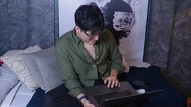 Mia and Belmonth online show from 04-13-26, 06:46