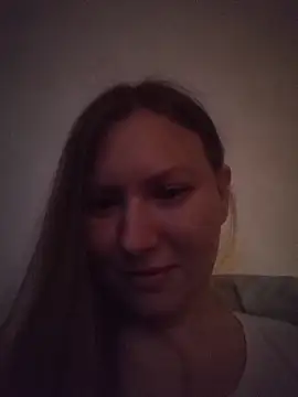 August Shine online show from 04-23-26, 06:32