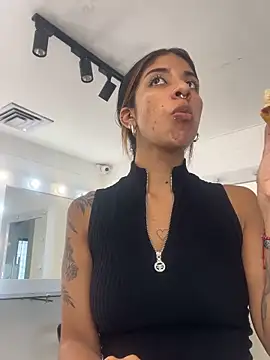 VioletaHills  online show from 04-27-26, 02:37