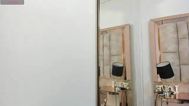 Titan Moreno  online show from 04-24-26, 11:56