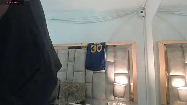 Titan Moreno  online show from 07-27-26, 12:12