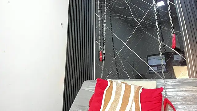 Megan Duskk online show from 04-18-26, 07:58