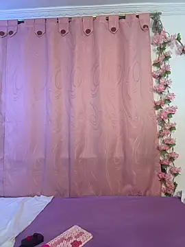 Snapshot of Evan_Rose chatting on 03-08-26, 02:04 Evan Rose online show from 03-08-26, 02:04