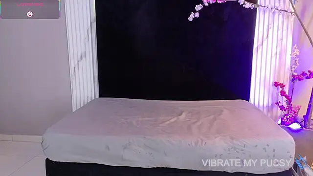 Danteandviolete cr online show from 04-14-26, 11:27