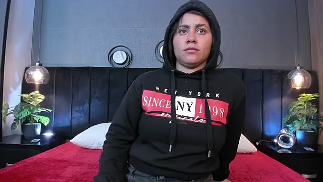 alejandra  garcia online show from 04-28-26, 03:22