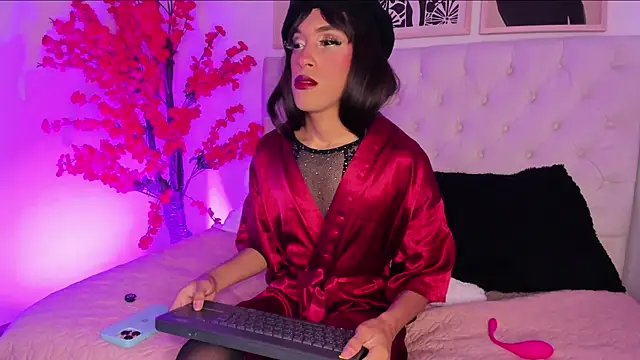 Liz Hills online show from 04-21-26, 03:17
