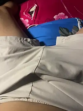 hoang15075 online show from 06-15-26, 10:23