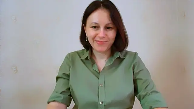 Snapshot of Inessa_beauty chatting on 06-13-26, 03:48 Inessa beauty online show from 06-13-26, 03:48
