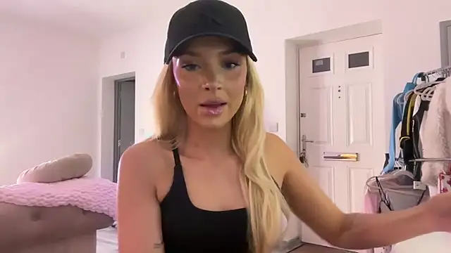 Naughtyblondex online show from 04-18-26, 08:42