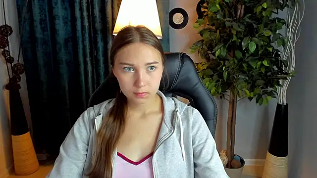 OliviaLang online show from 05-15-26, 11:06