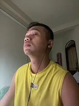 Snapshot of Gockhuatsg chatting on 06-10-26, 06:18 Gockhuatsg online show from 06-10-26, 06:18