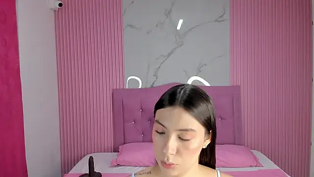 Mily17  online show from 04-22-26, 11:01