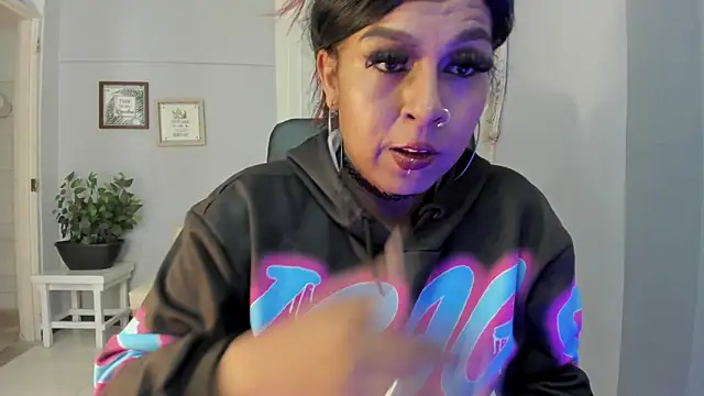 Nahomy Collins  online show from 04-02-26, 08:06