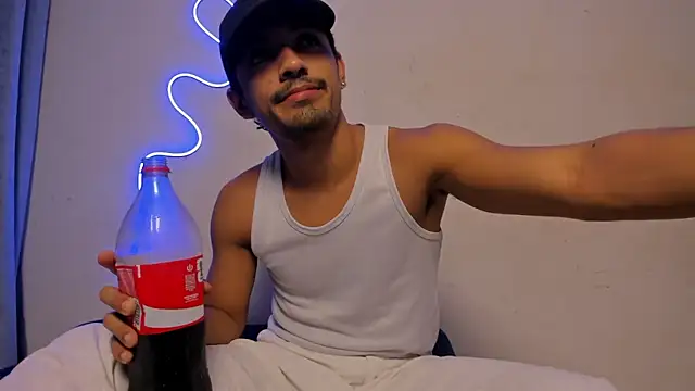 jossi12345j online show from 04-08-26, 02:44