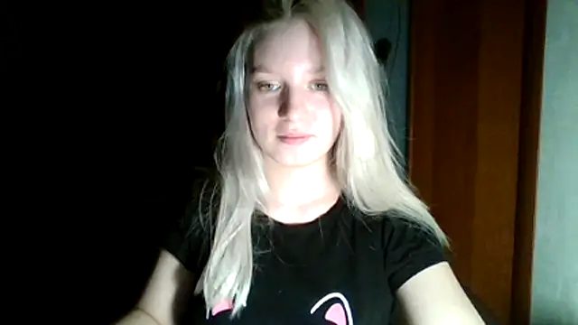 Glowing Jessica online show from 03-12-26, 09:10