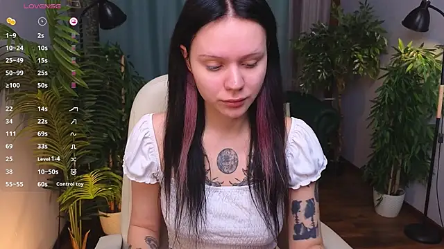 kittenlolla online show from 04-02-26, 05:38