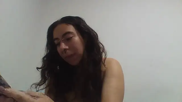 Moonandzukko online show from 04-15-26, 12:39