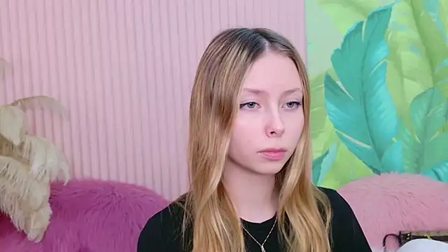 Tessa Cross online show from 03-03-26, 08:09