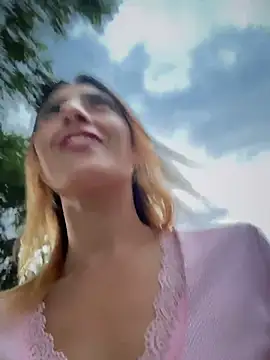 Emma Reyes online show from 06-28-26, 08:04