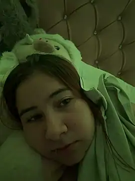 Zoe Luxxe  online show from 04-25-26, 11:24