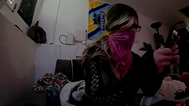 AshlyynCD online show from 03-08-26, 10:35